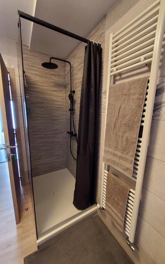 Chambre Deluxe Au 2Eme Etage, Chambre Double Au 4Eme Etage Not A Hotel 布鲁塞尔 外观 照片