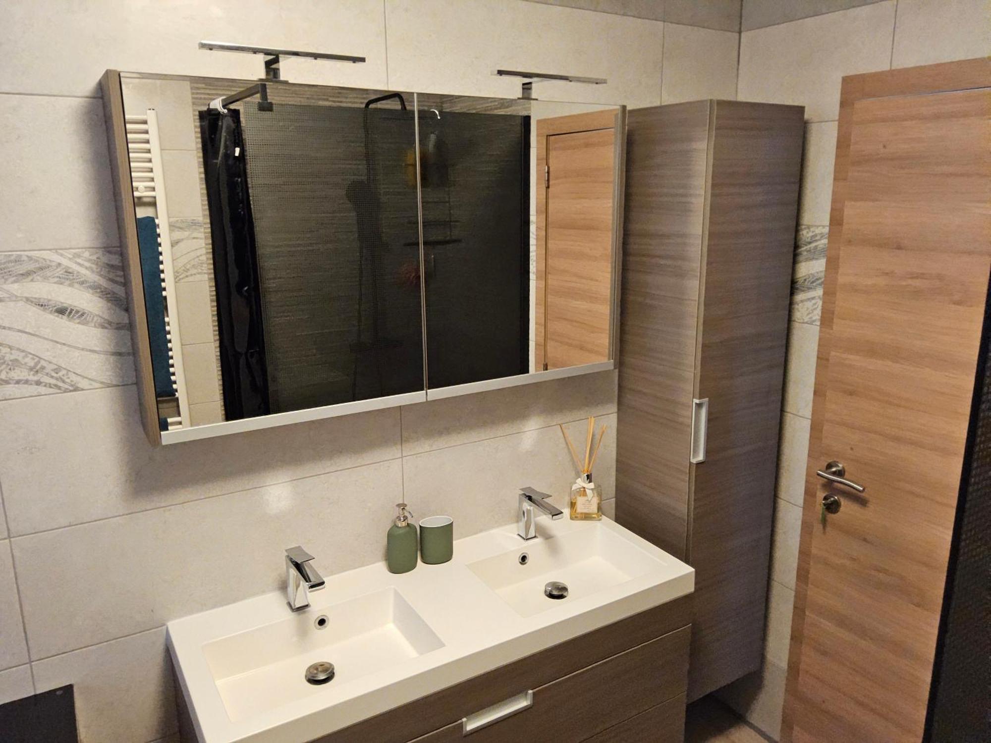 Chambre Deluxe Au 2Eme Etage, Chambre Double Au 4Eme Etage Not A Hotel 布鲁塞尔 外观 照片